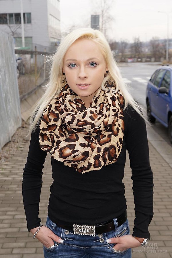 Ася, 18